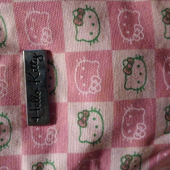 Hello Kitty HOBO Bag - Picture 2 of 11